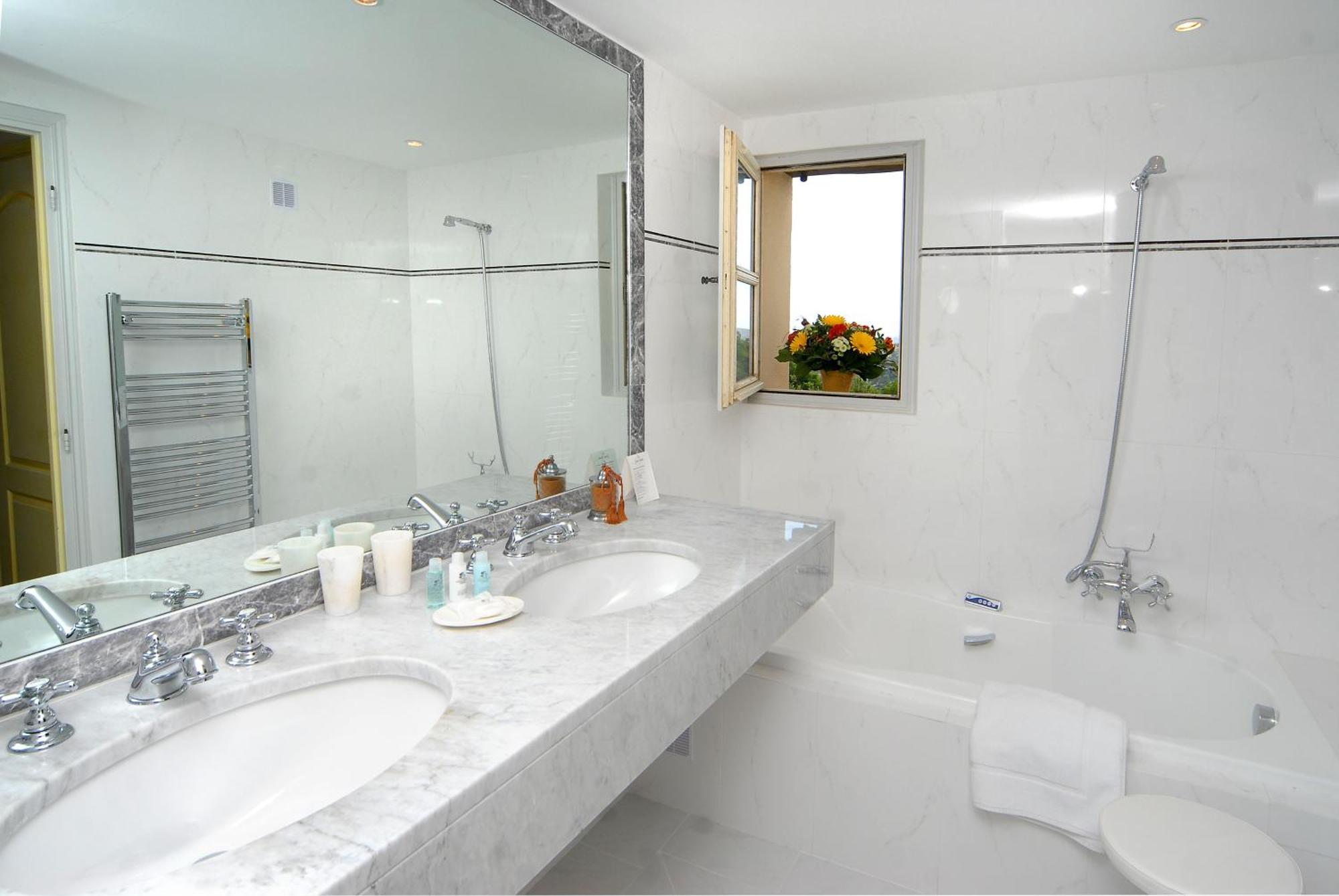 Hotel La Grande Bastide Σαιν-Πολ-ντε-Βανς Εξωτερικό φωτογραφία